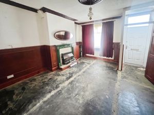 Lounge- click for photo gallery